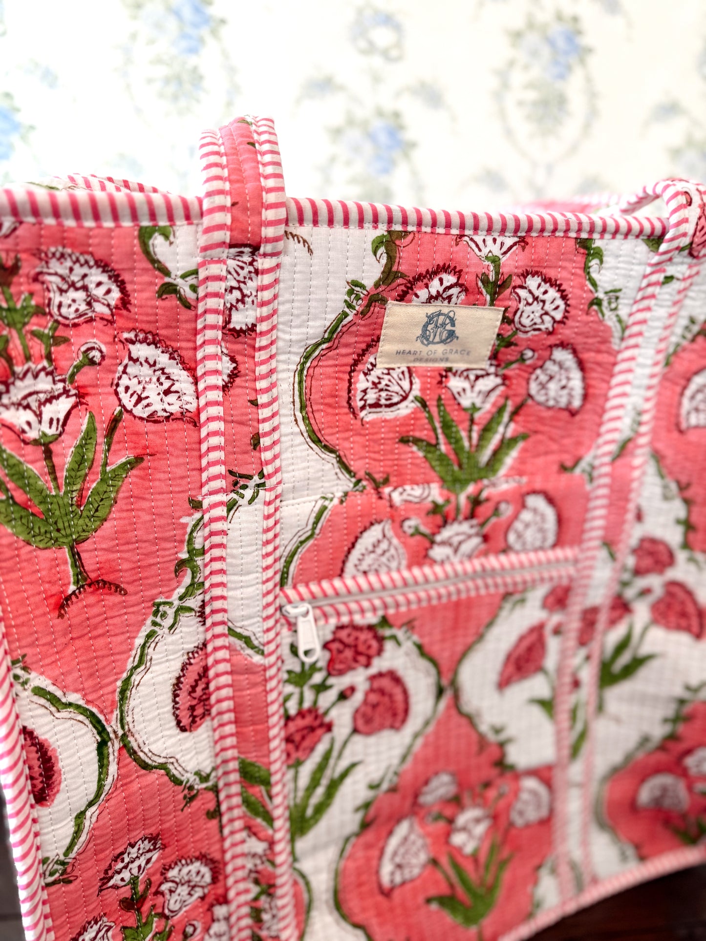 Graceful Botanica Large Quilted Zipper Tote