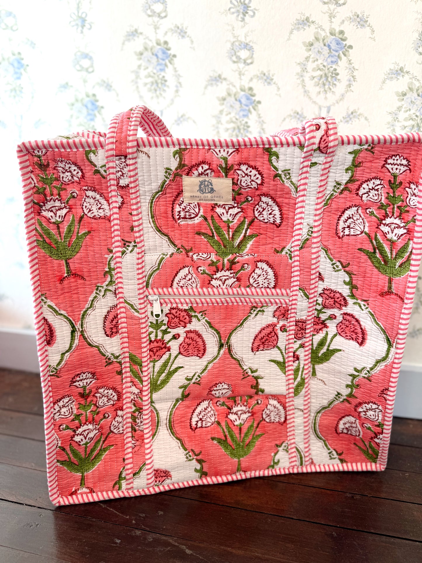 Graceful Botanica Large Quilted Zipper Tote